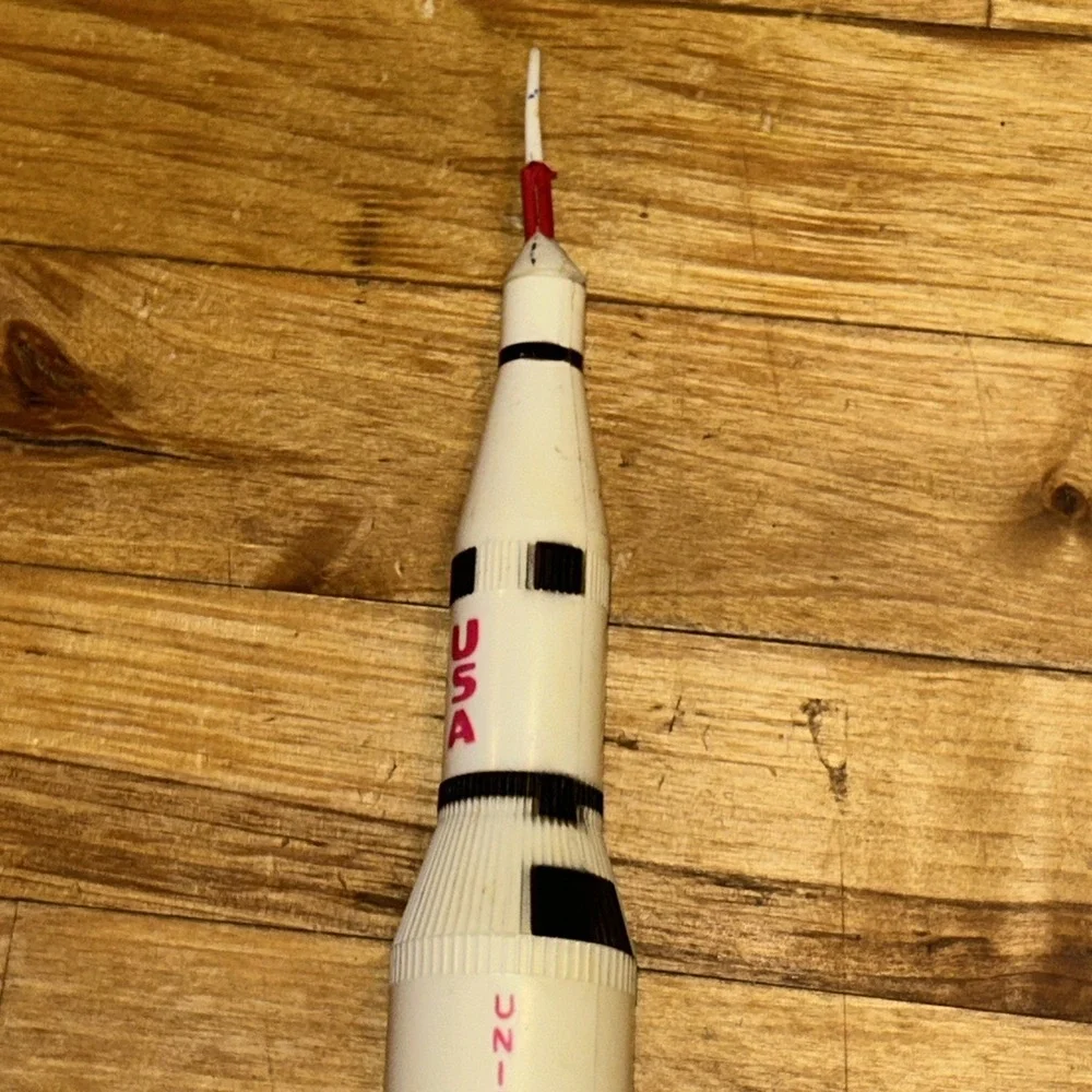 Vintage Saturn V Rocket Model Toy USA‎ D2